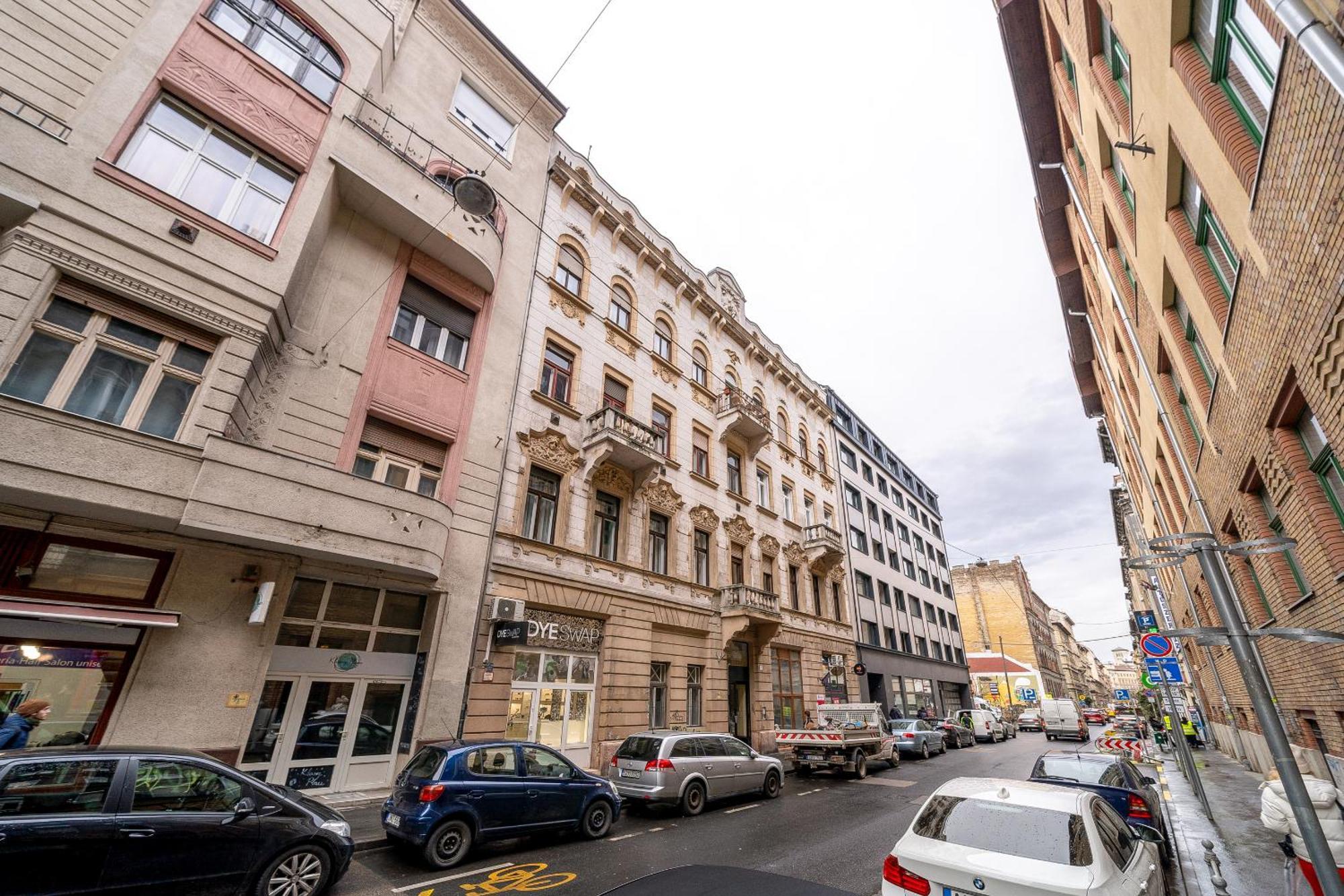 Budapest Magic Blue In Downtown المظهر الخارجي الصورة
